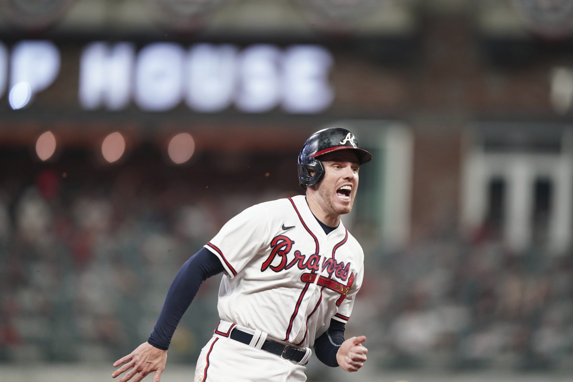 Braves Solution to NLCS with Game 4 Steal over Brewers; Will Face Giants-Dodgers Winner