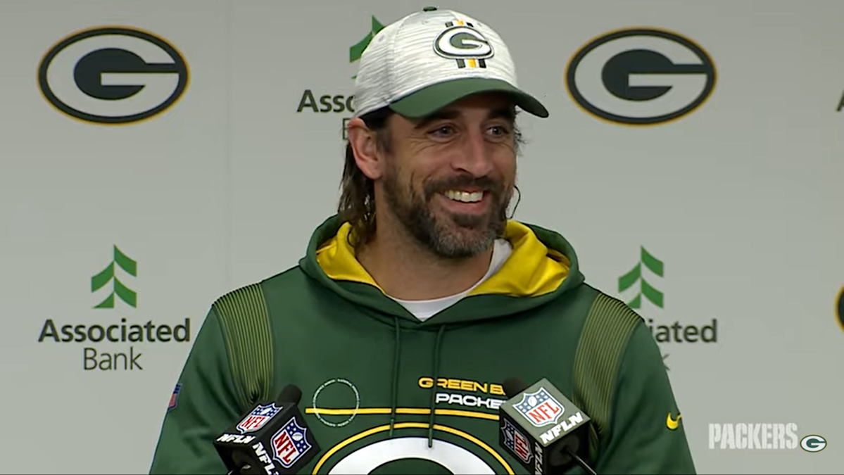 Aaron Rodgers tells hilarious fable about profane Eagles fan interaction