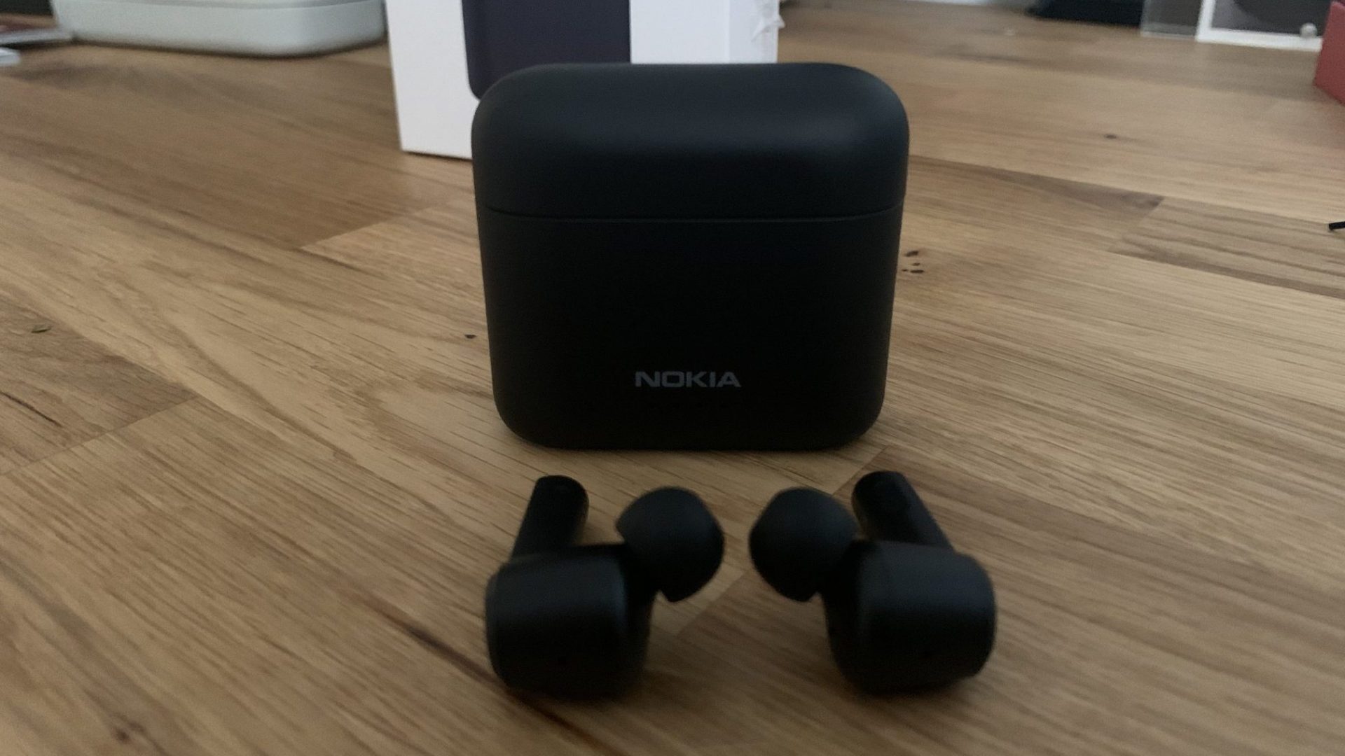Nokia BH-805 noise cancelling earbuds overview