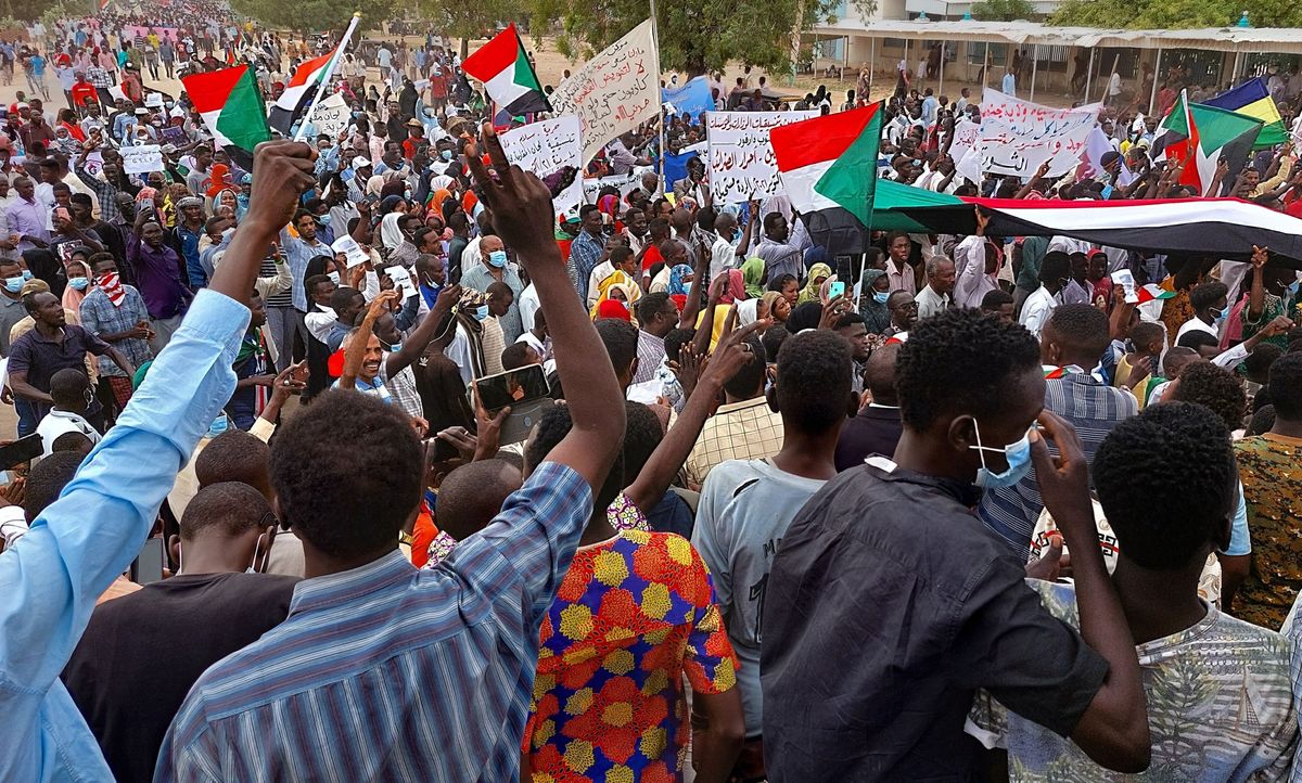 Gov’t Officials Detained, Telephones Down in Doubtless Sudan Coup