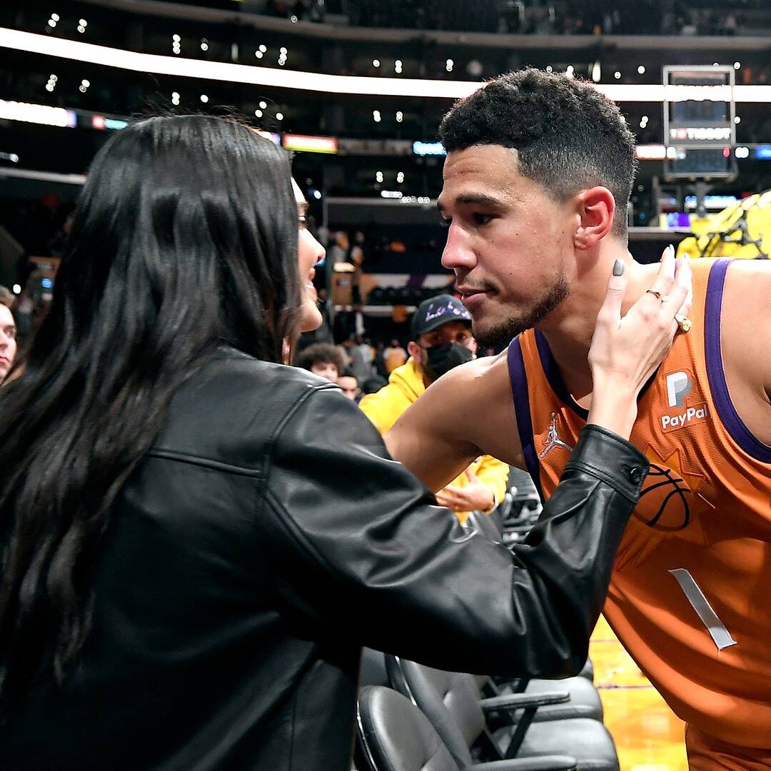 Kendall Jenner and Devin Booker Fragment a Candy Victory Kiss at NBA Sport
