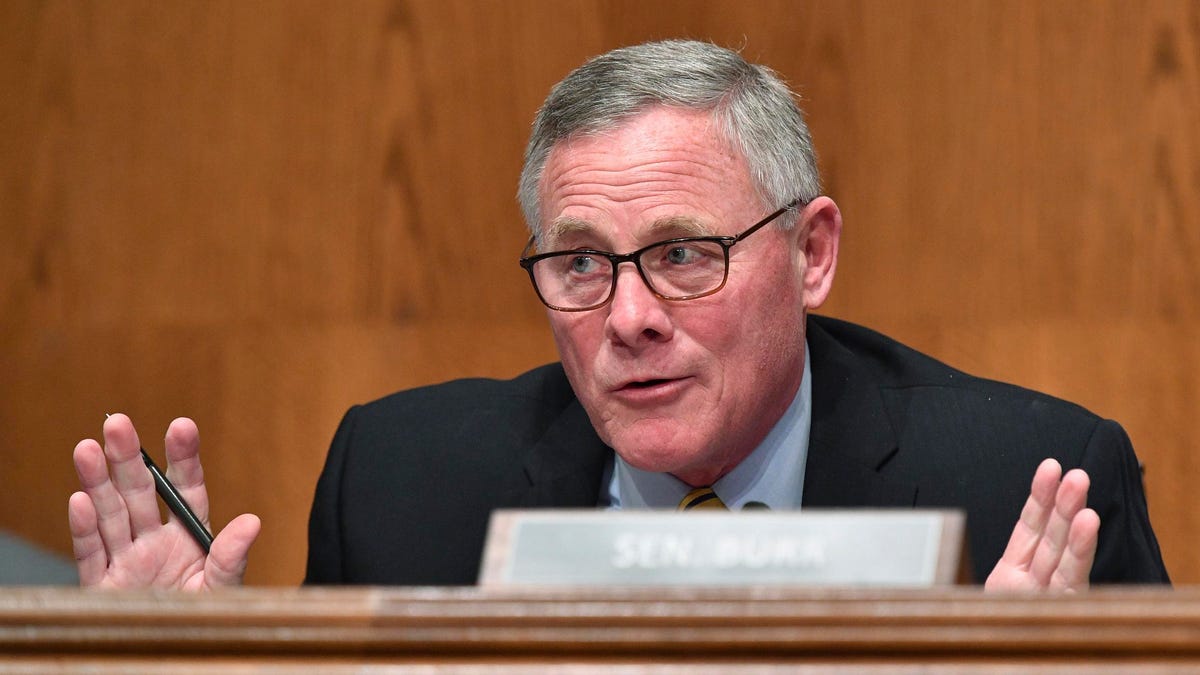 Sen. Burr’s Brother-In-Legislation Straight away Dumped Stock After Cellphone Name Forward Of Pandemic, Document Claims